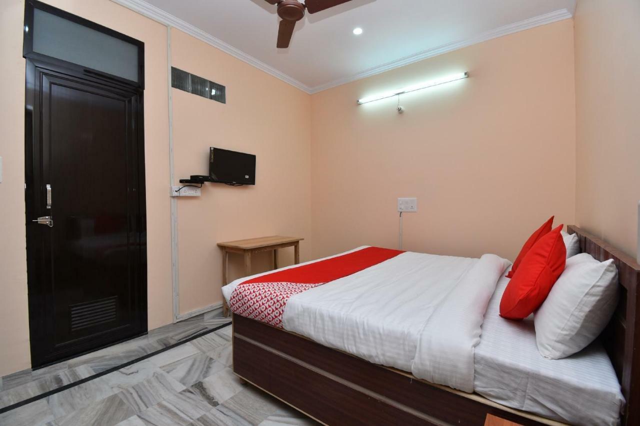 Oyo 28166 Exotica Homes Hotel 3*